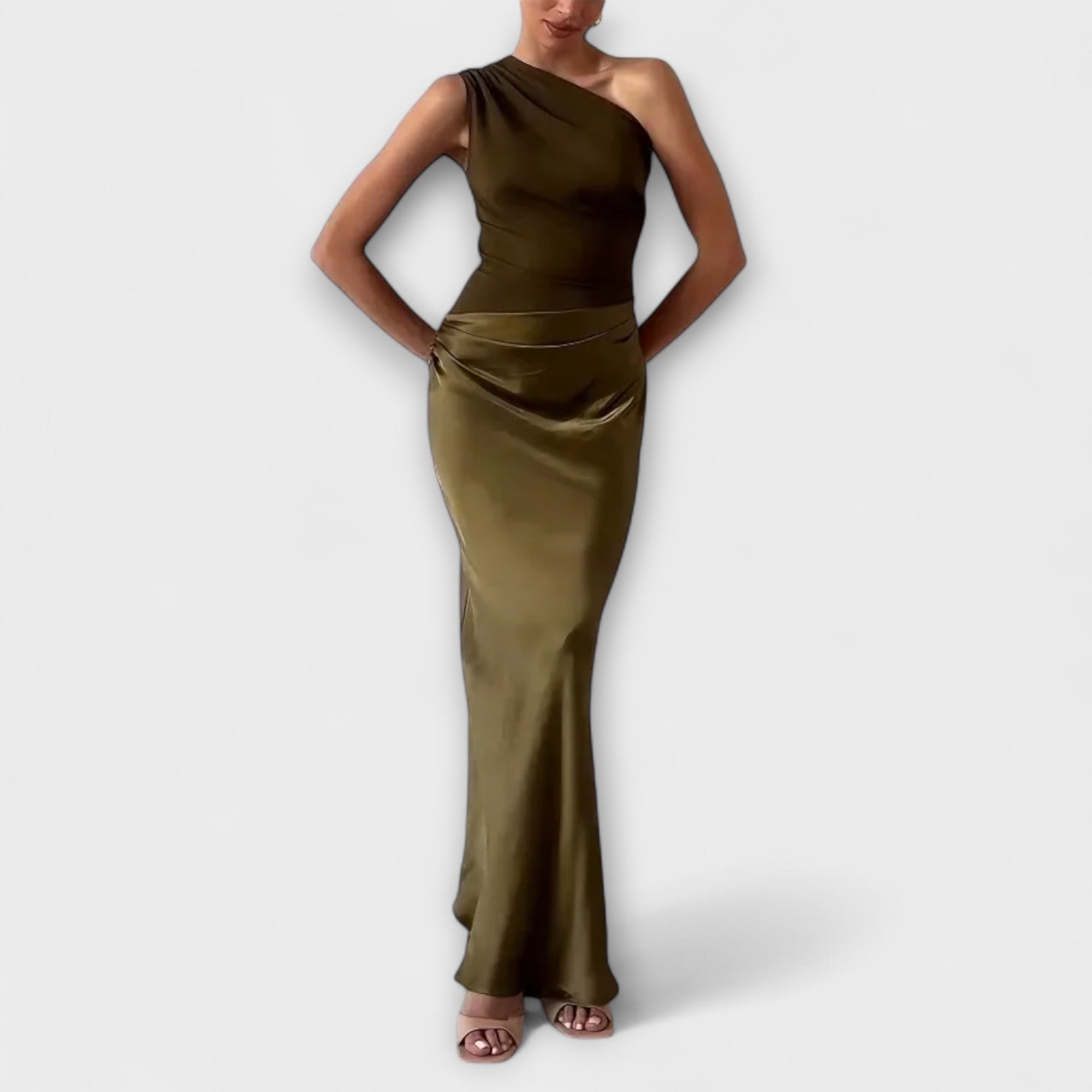 Elegancka maxi sukienka na jedno ramię